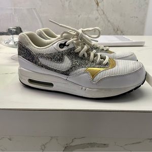 AIRMAX 1 SE Size 7.5